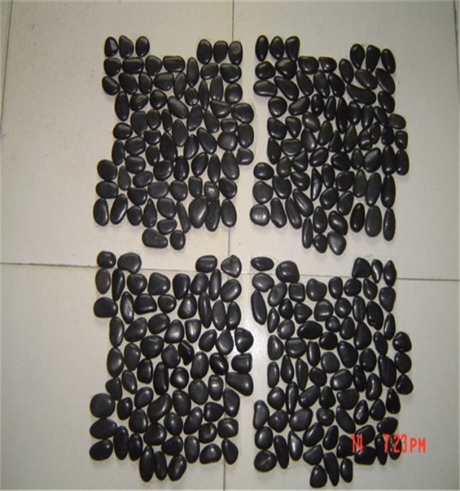 黑色鵝卵石網(wǎng)帖--3